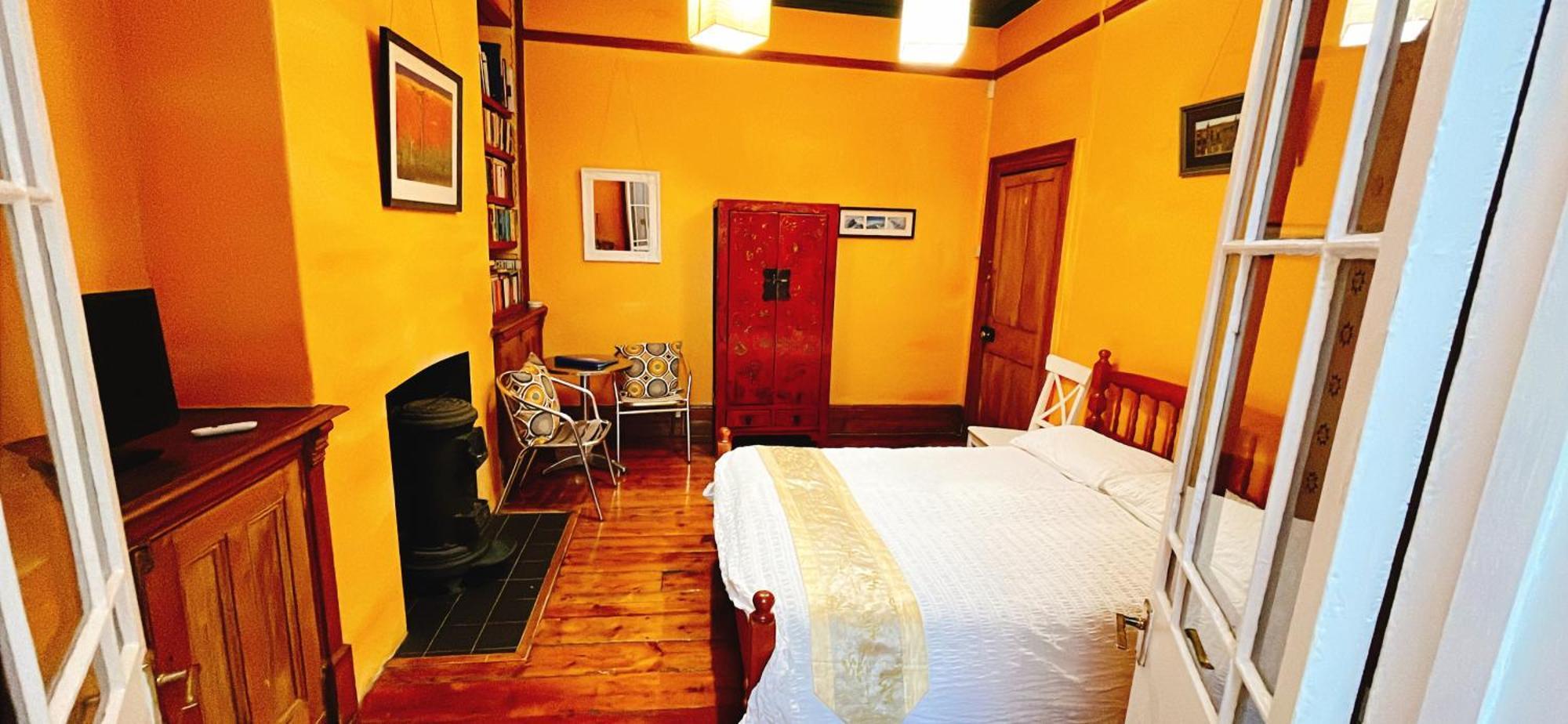 Bed and Breakfast Funky Urban Jungle Кардифф Экстерьер фото